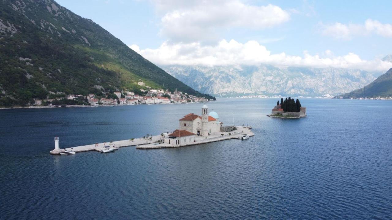 Lars Apartment Herceg Novi Buitenkant foto